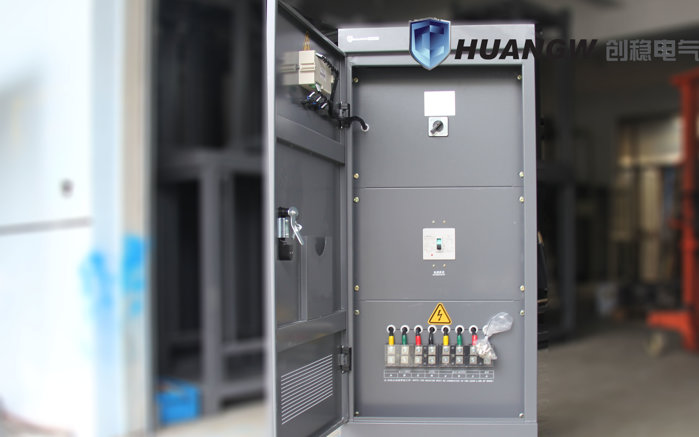 工廠穩(wěn)壓器內(nèi)部圖 工廠穩(wěn)壓器內(nèi)部圖