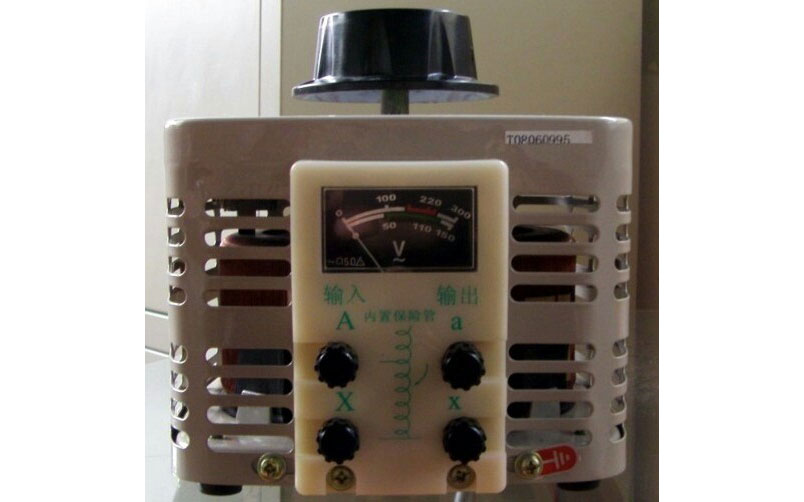 單相自耦接觸式交流調壓器